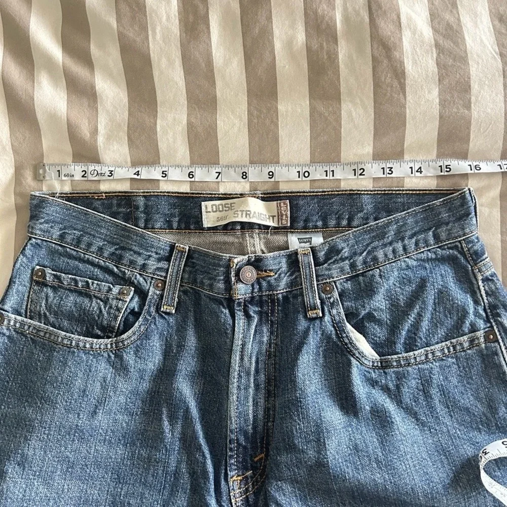2000's Levi's 569 Loose Straight Medium Wash Denim Jeans Size 32 x 32
